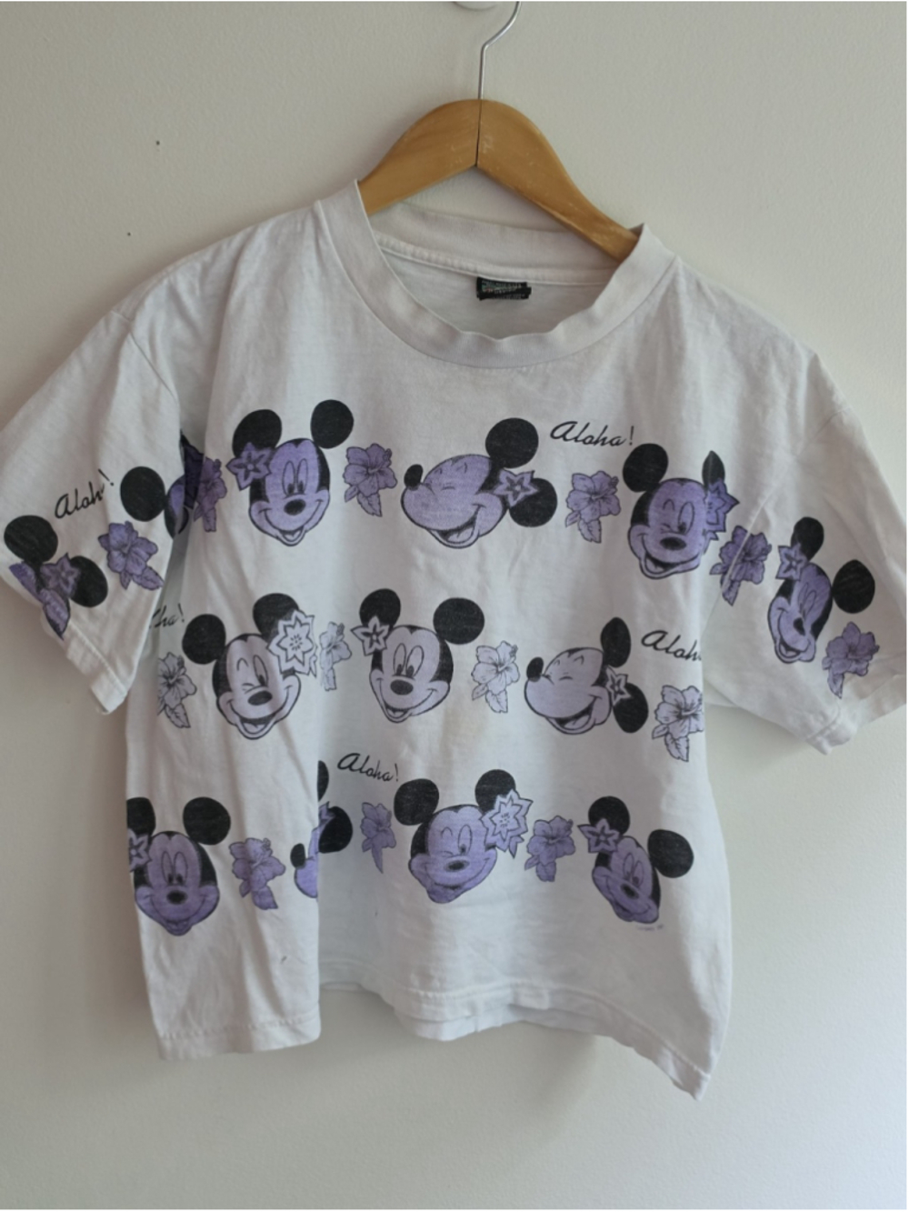 Vintage 90s Disney Mickey Unlimited "Aloha!" Cropped Graphic Tee M Jerry Leigh